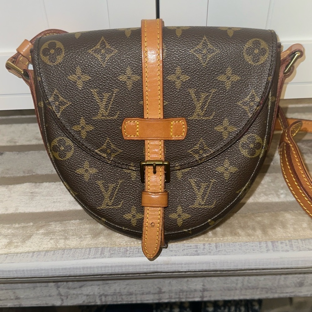 Louis Vuitton, small Crossbody authentic
